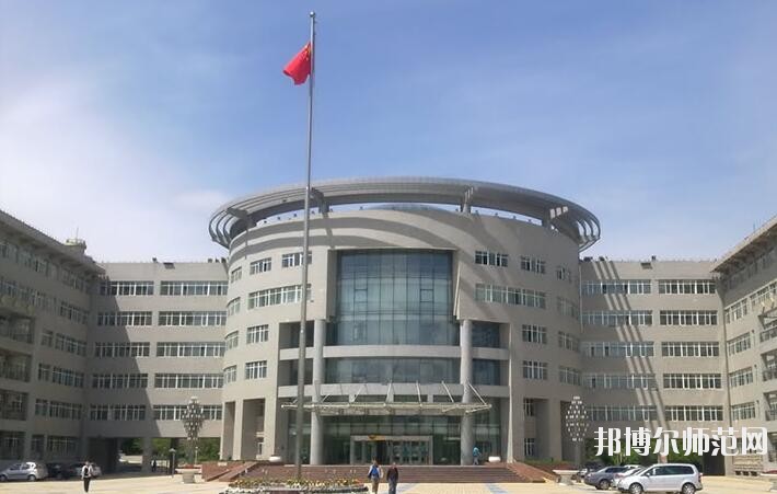 新疆大學(xué)師范學(xué)院南校區(qū)招生辦聯(lián)系電話(huà)