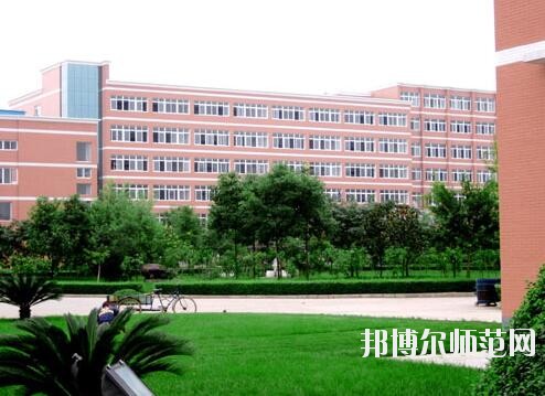 成都城市建設(shè)技工幼兒師范學(xué)校2018年報名條件、招生對象