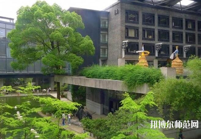 重慶新渝技工幼兒師范學(xué)校2018年報名條件、招生對象