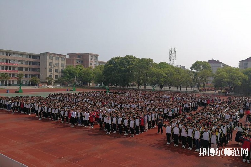 陜西工貿(mào)職業(yè)中等專業(yè)師范學(xué)校2020年報名條件、招生要求、招生對象
