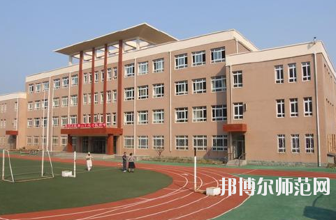江西2020年幼師學(xué)校中專升大?？际裁? width=