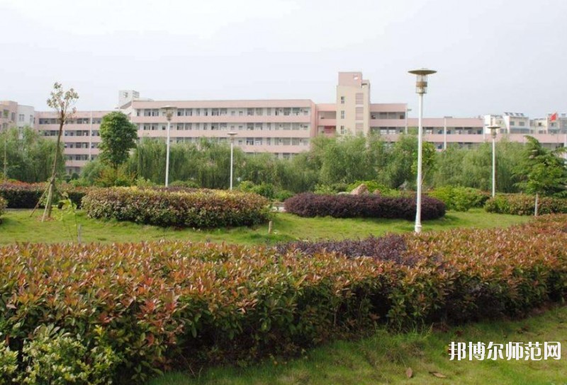 廣州2020年中專幼師學(xué)?？梢钥即髮? width=