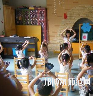 鄭州2020年幼師學(xué)校都有什么專(zhuān)業(yè)適合男生