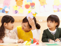 南昌2020年中專幼師學(xué)?？梢钥即髮? /><b>南昌2020年中專幼師學(xué)校可以考大專嗎</b><span>2020-03-23 15:01</span><p>南昌2020年中專幼師學(xué)?？梢钥即髮?對于中專幼師學(xué)校怎么考大專這個問題，相信選擇幼師專業(yè)的小伙伴們都是想拿到一個更高的文</p></a></li>
        </ul>
    <div   id=