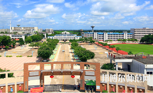 廣東農(nóng)工商職業(yè)技術學校1
