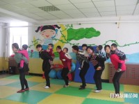 黃石2020年幼師學(xué)校中專升大?？际裁? /><b>黃石2020年幼師學(xué)校中專升大?？际裁?/b><span>2020-03-24 15:30</span><p>黃石2020年幼師學(xué)校中專升大專考什么?現(xiàn)在這個(gè)發(fā)展這么迅速的社會(huì)，步入社會(huì)都是需要學(xué)歷的，你學(xué)歷高低取決于你的工作崗位，薪</p></a></li>
            <li><a href=