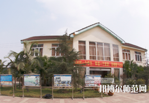 重慶聚英幼師技工學(xué)校怎么樣、好不好