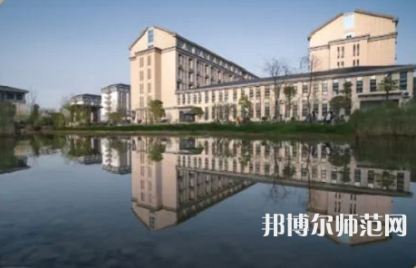 湖北恩施師范學(xué)院2023年報(bào)名條件、招生要求、招生對(duì)象