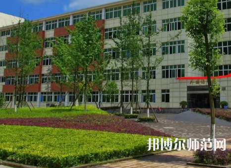 重慶師范大學(xué)涉外商貿(mào)學(xué)院銅梁校區(qū)2023年報(bào)名條件、招生要求、招生對象 