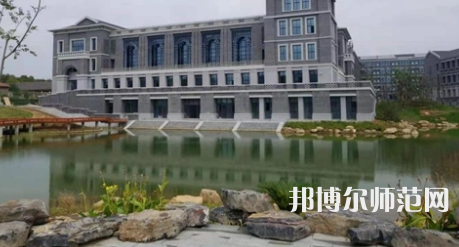 2023年黃麓師范學(xué)校報名條件、招生對象