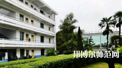 2023年自貢旅游幼師職業(yè)高級中學(xué)報名條件、招生對象